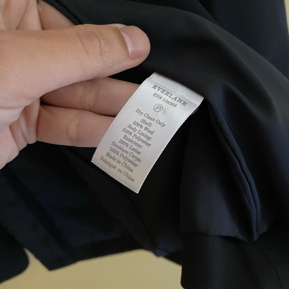 Everlane GoWeave Classic Black Blazer, size 8 - Picture 5 of 5